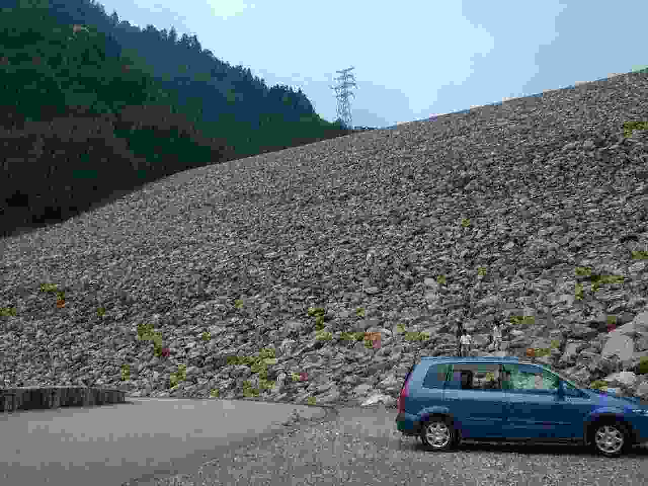 ���q�_��