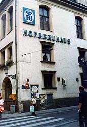 ���{����