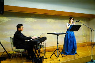 珊瑚会演奏中